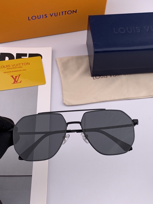 ルイヴィトンサングラス側面デザイン